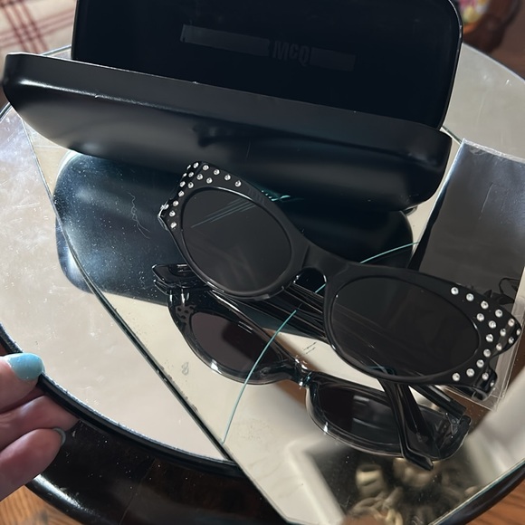 McQ by Alexander McQueen Wing Studded Sunglasses - Picture 12 of 13